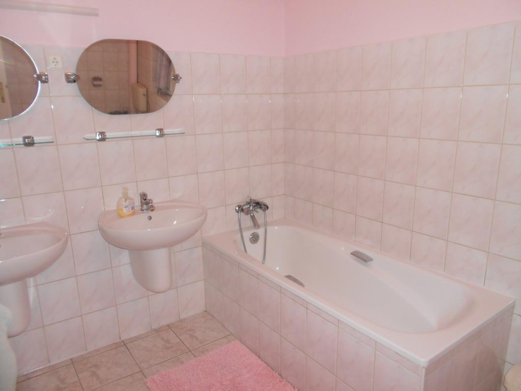 Halasi Szallashely Appartement Hajdúszoboszló Kamer foto